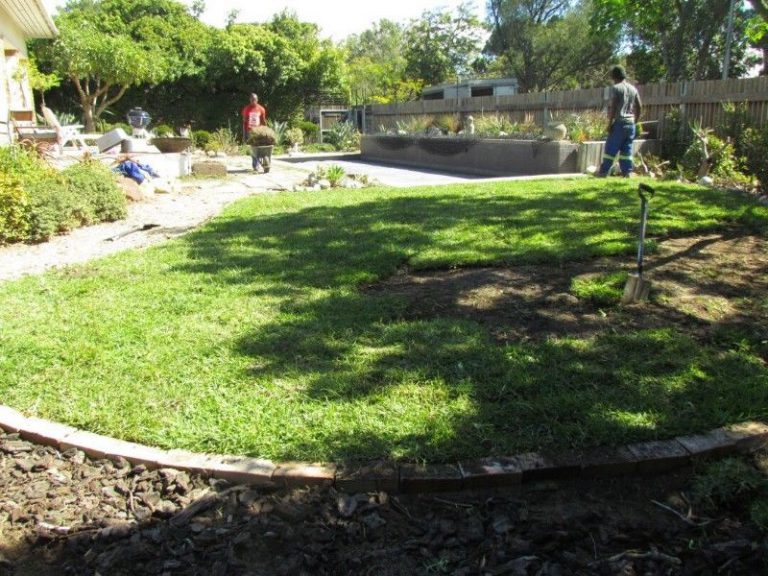 Back garden 04 clearing to pave around lawn SimpleGrassTurf co za